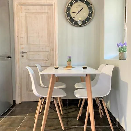 Stone House בית נופש *