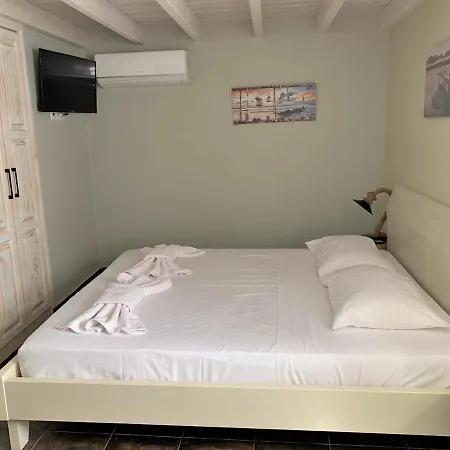 Holiday home Stone House Chalki Town