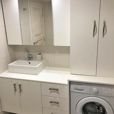 Stone House האלקי