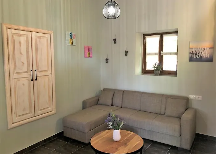 Stone House بيت للعطل Chalki Town