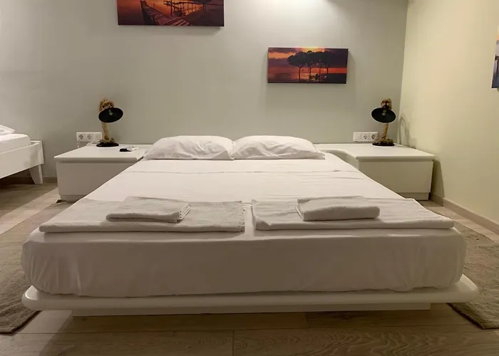 Stone House Χάλκη