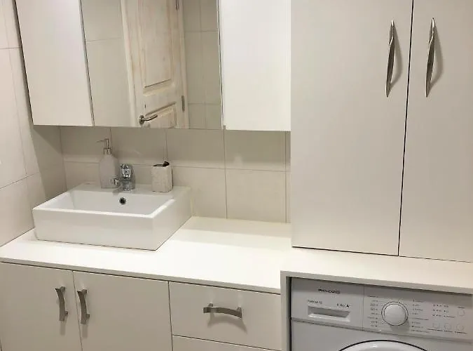 Stone House Χάλκη